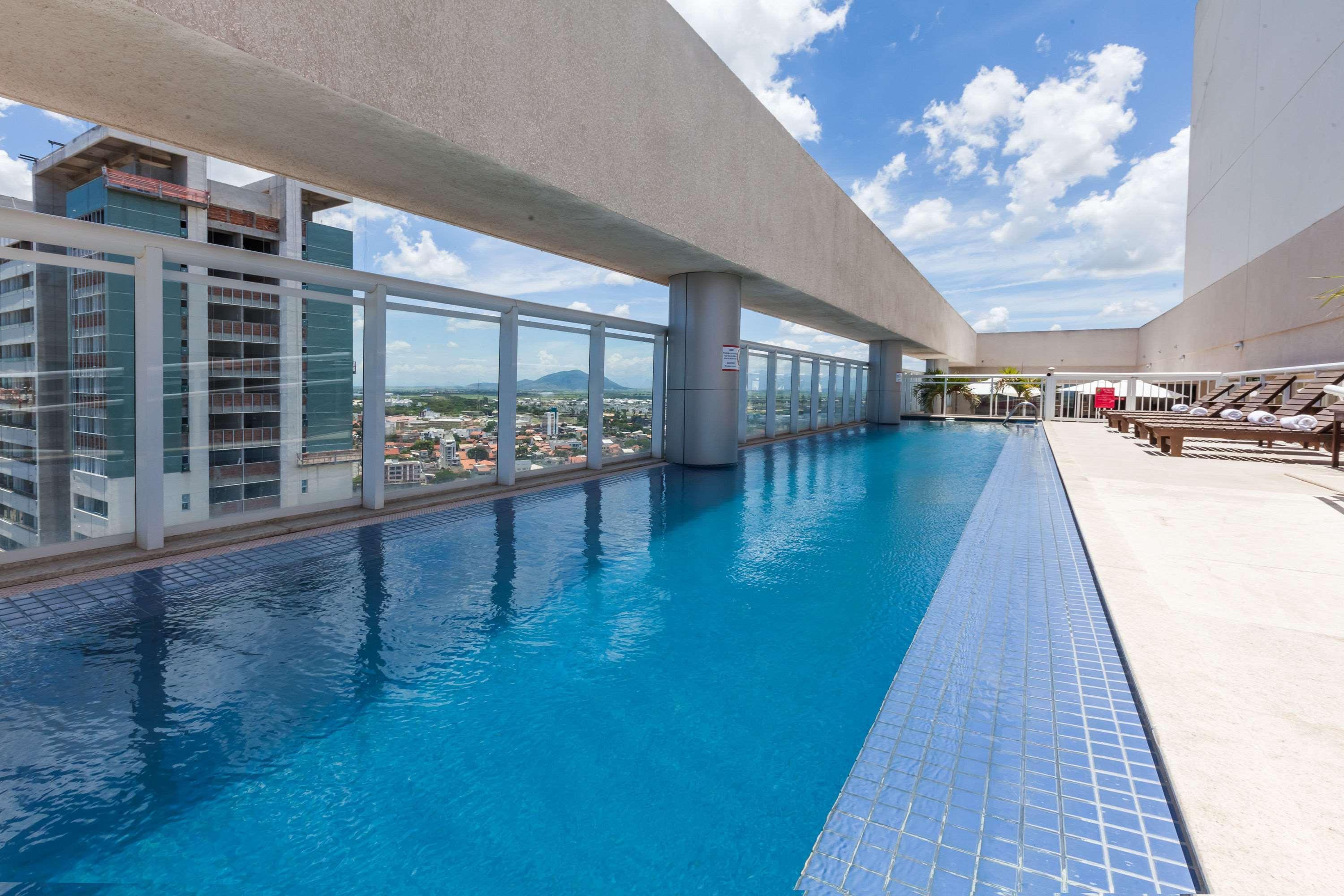 Ramada Hotel & Suites Campos Pelinca Campos dos Goytacazes Buitenkant foto