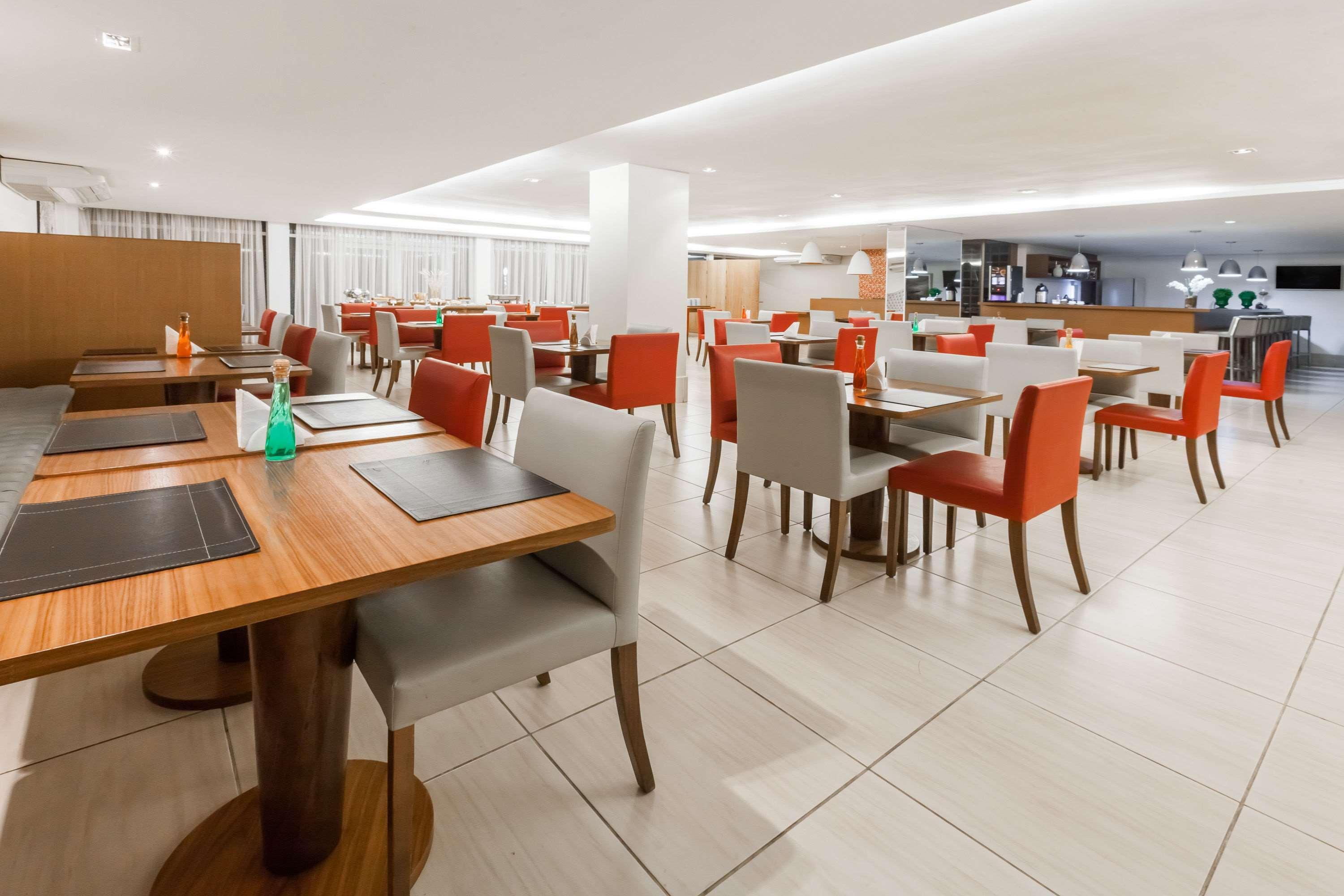 Ramada Hotel & Suites Campos Pelinca Campos dos Goytacazes Buitenkant foto