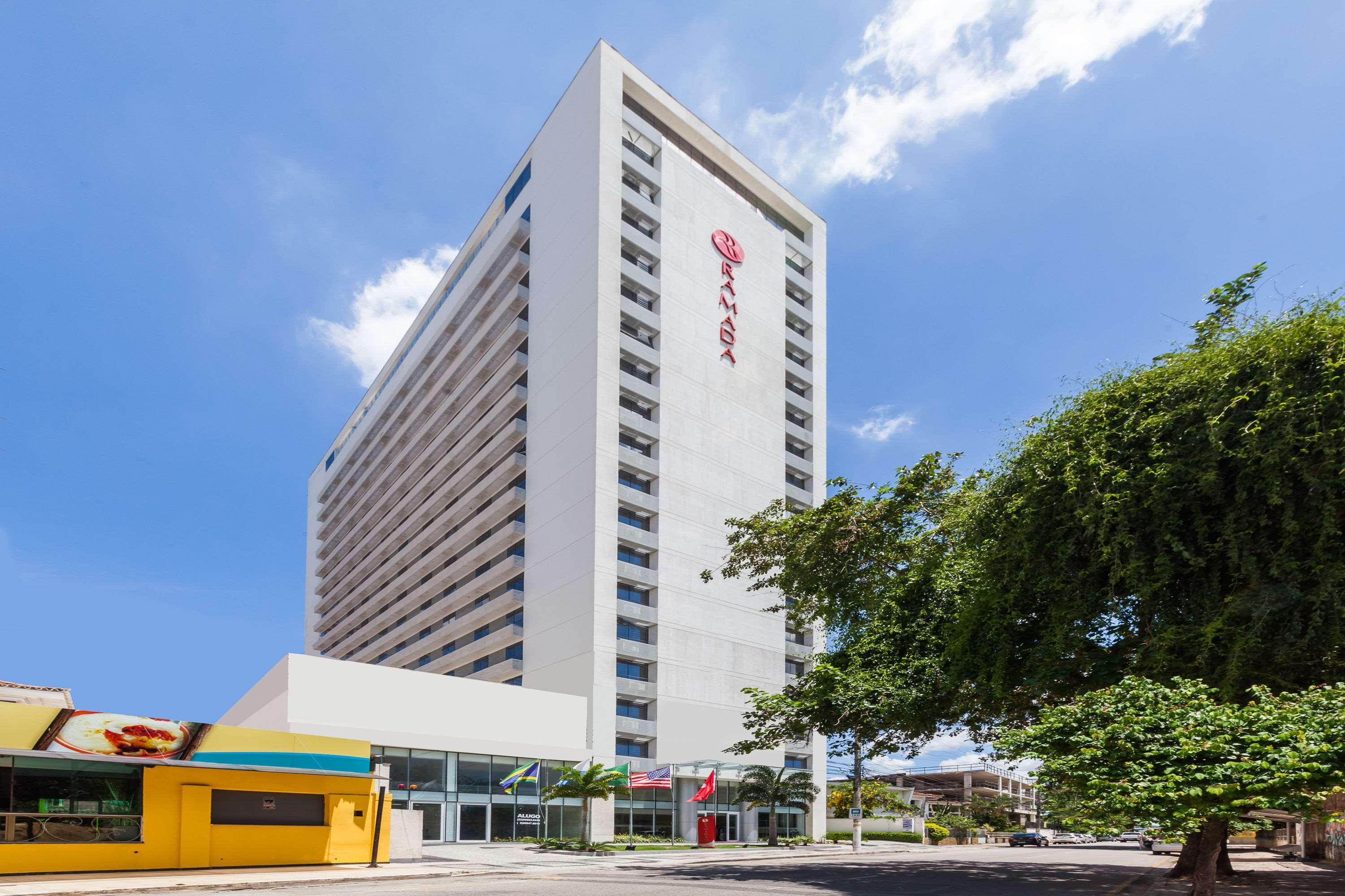 Ramada Hotel & Suites Campos Pelinca Campos dos Goytacazes Buitenkant foto