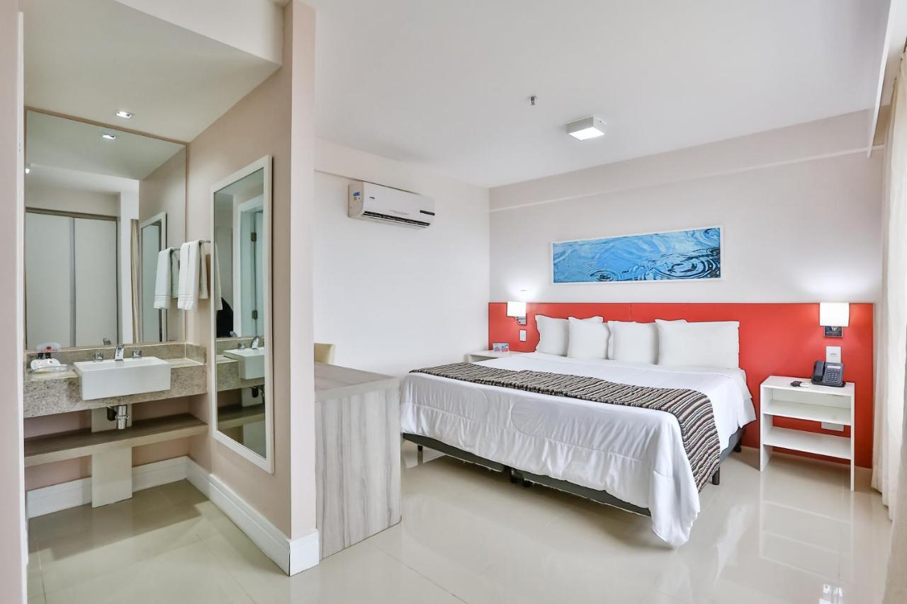 Ramada Hotel & Suites Campos Pelinca Campos dos Goytacazes Buitenkant foto