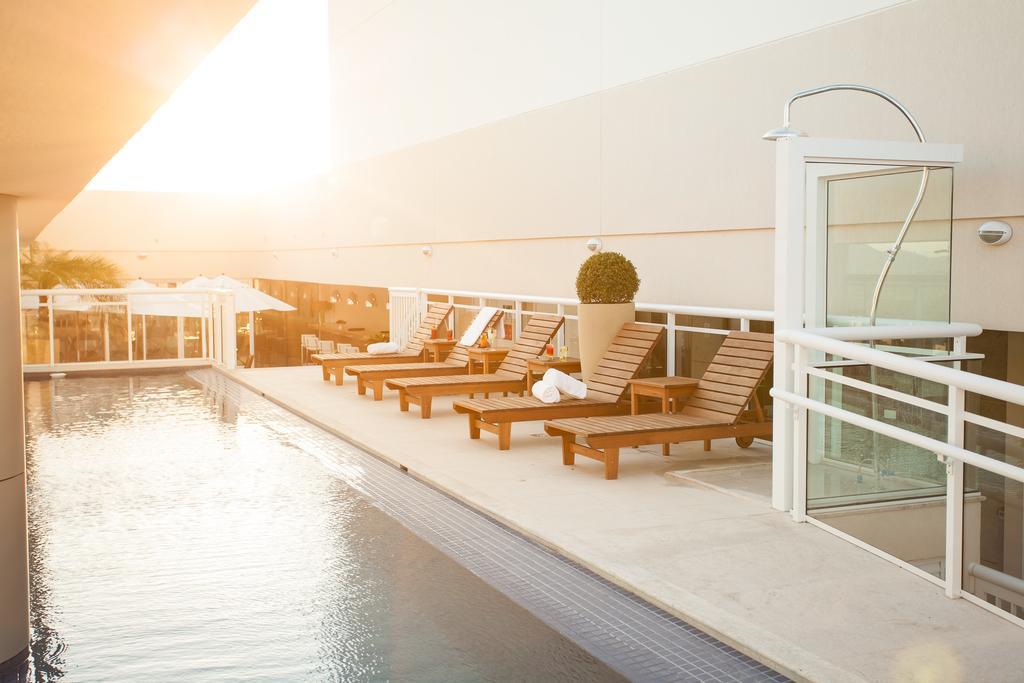 Ramada Hotel & Suites Campos Pelinca Campos dos Goytacazes Buitenkant foto